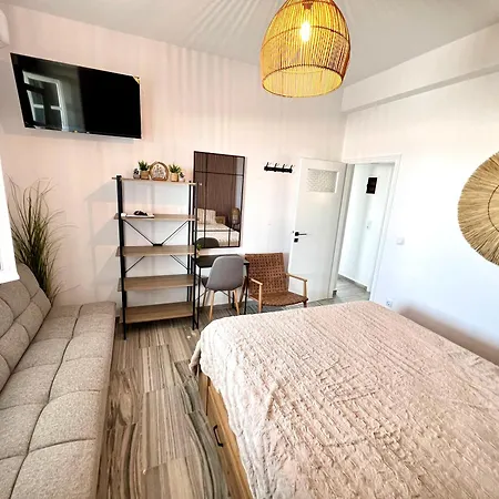 Aeolian Blu 10 Apartment