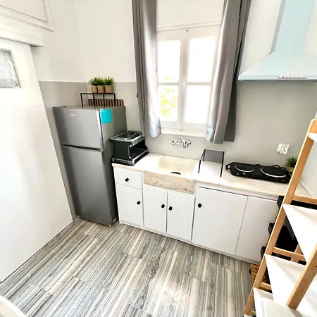 Aeolian Blu 10 * Parikia (Paros)