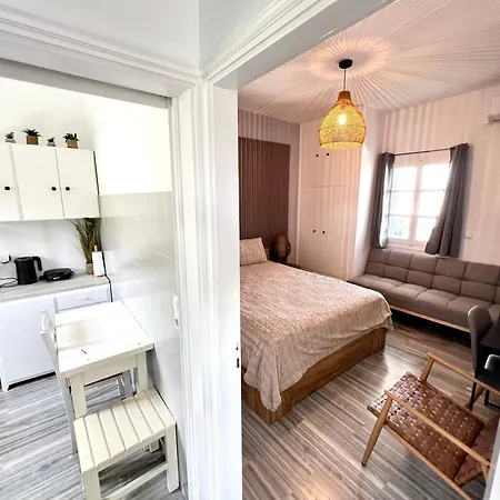 Aeolian Blu 10 * Parikia (Paros)