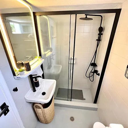 Aeolian Blu 10 * Parikia (Paros)