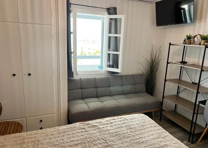 Aeolian Blu 10 * פארוס