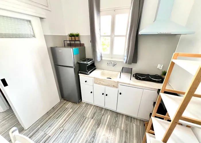 Aeolian Blu 10 * פארוס