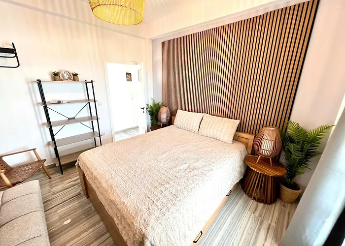 Aeolian Blu 10 * פארוס